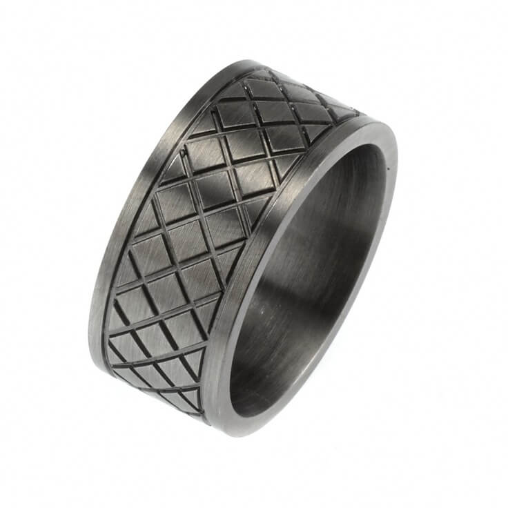IFMHeemstede 680-40S. ION PLATED ANTIQUE GUNMETAL CROSS PATTERN STAINLESS STEEL RING